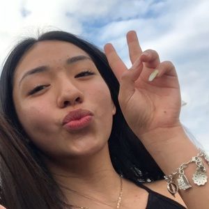 Meet your Posher, Noelia